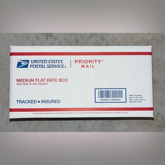 Lululemon mystery box | size 4 - Picture 5 of 5